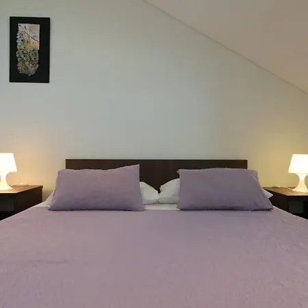 Penthouse Mit Balkon Fuer Fuenf Personen Bibinje