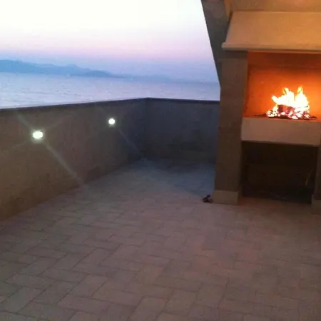 Penthouse Mit Balkon Fuer Fuenf Personen Bibinje